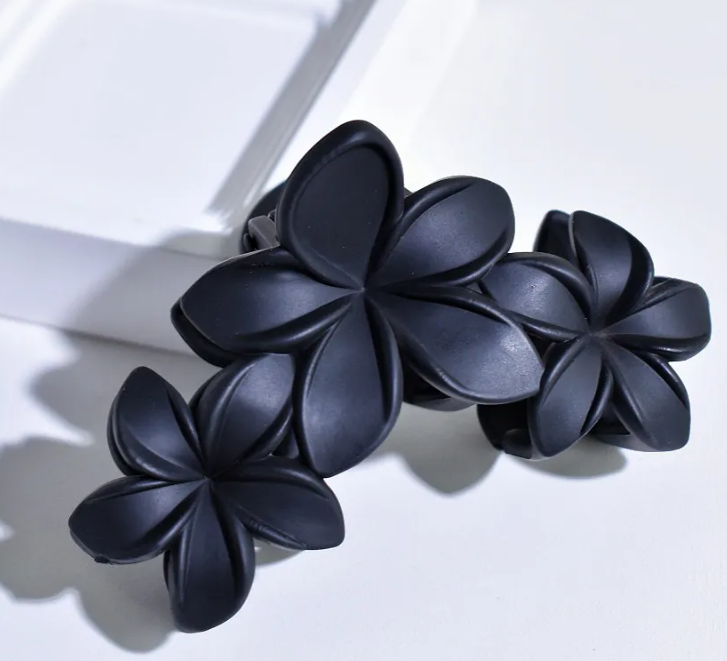 Flower matte hair claw clip